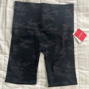 Spanx NWT! ❤️ size M
